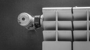 Ηράκλειο: Η θερμοκρασία πέφτει και το σχολείο έμεινε χωρίς καλοριφέρ! Με μπουφάν οι μαθητές στις τάξεις!