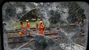 Ινδία: Εξανεμίζονται οι ελπίδες για 8 εργάτες που έχουν παγιδευτεί σε υπό κατασκευή σήραγγα