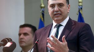 Κικίλιας για Σαντορίνη: Θα δημιουργηθεί λιμάνι διαφυγής σε ασφαλή τοποθεσία