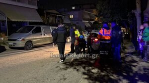 Λαμία: Παιδάκι παρασύρθηκε από αυτοκίνητο και διακομίστηκε στο νοσοκομείο