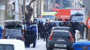 Φονικό στη Λάρισα: Σήμερα η κηδεία του διανομέα - "Την έφαγε τζάμπα" είχε πει ο 60χρονος