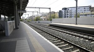 Σεκιούριτι αποκοιμήθηκε και ξέχασε ανοιχτές τις μπάρες του ΟΣΕ στη Χαμοστέρνας