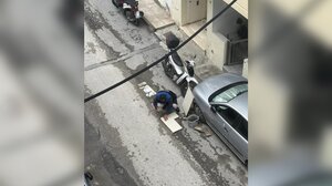 Πήραν την κατάσταση στα χέρια τους, πολίτες έκλεισαν μόνοι τους τις λακούβες