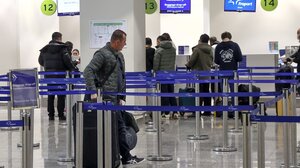 Σεισμοί στις Κυκλάδες: Νύχτα αγωνίας και επιφυλακής στην άδεια Σαντορίνη