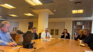 Σαντορίνη: Ευρεία σύσκεψη στο υπουργείο Τουρισμού λόγω των σεισμών