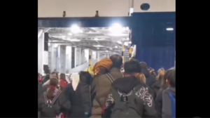 Σαντορίνη: Η ανάγκη του κόσμου να φύγει, αλλάζει τα δρομολόγια