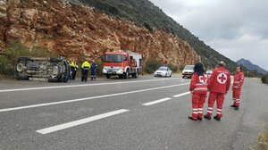 Μάρτυρες τροχαίο στο ΒΟΑΚ εθελοντές του Ερυθρού Σταυρού που επέστρεφαν από εκπαίδευση