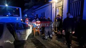 Σφοδρή σύγκρουση λεωφορείου, ΙΧ και δικύκλου - Χωρίς τις αισθήσεις του ένας οδηγός