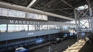 Συνελήφθη οδηγός ταξί για κλοπή τσάντας στο αεροδρόμιο «Μακεδονία»