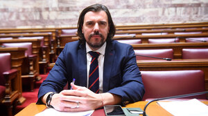 Boυλή: Απορρίφθηκε η αίτηση άρσης ασυλίας του βουλευτή του ΠΑΣΟΚ Π. Παππά