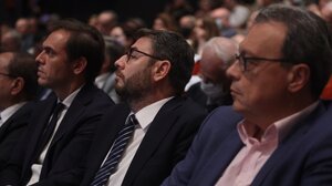 Μαίνεται ο πόλεμος ΣΥΡΙΖΑ – ΠΑΣΟΚ: «Αντίποινα» μέσω επιστροφών στελεχών της Χαριλάου Τρικούπη στην Κουμουνδούρου