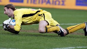 Νεκρός πρώην παίχτης του Πανσερραϊκού - Πήδηξε από την ταράτσα του σπιτιού του