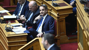 Κυβέρνηση - Τέμπη: Τα πέντε σενάρια για αλλαγή του σκηνικού – Οι εισηγήσεις και τα εμπόδια