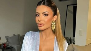 Βραζιλιάνα με 20 πλαστικές κρατήθηκε στο αεροδρόμιο γιατί... δεν την αναγνώριζαν στο διαβατήριό της!