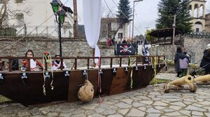 Απόκριες στο Δήμο Μετεώρων: Το μοναδικό πειρατικό χωριό στα ορεινά της Καλαμπάκας