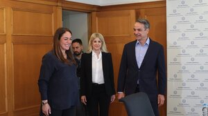 Eπίσκεψη του Πρωθυπουργού στο υπ. Κοινωνικής Συνοχής και Οικογένειας