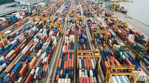 Δασμοί: Τι επιπτώσεις θα υπάρξουν στις ελληνικές εξαγωγές και τον τουρισμό