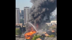 Μεγάλη φωτιά σε ηλεκτρικό υποσταθμό στο Λονδίνο