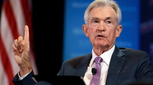 Πληθωρισμό και επιβράδυνση φέρνουν οι δασμοί, προειδοποιεί ο Πάουελ της FED