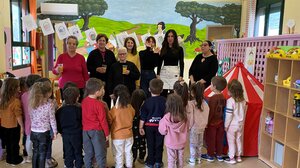 Λαζαράκια στον Παιδικό Σταθμό Νεάπολης από τα μέλη του ΚΑΠΗ