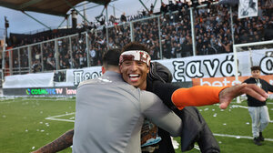 Φωτογραφίες: Οι έξαλλοι πανηγυρισμοί για την πρόκριση του ΟΦΗ