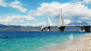 Θάνατος ναυτικού στην Πάτρα: Για «σωρηδόν παραβίαση των μέτρων ασφαλείας» κάνει λόγο η ΠΝΟ