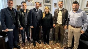 Με τη Σέβη Βολουδάκη συναντήθηκαν οι στρατιωτικοί των Χανίων