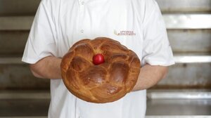  Αρτοποιοί και ζαχαροπλάστες έτοιμοι να φουρνίσουν πάνω από 324.000 κιλά τσουρεκιού