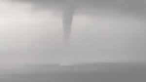 Εντυπωσιακός υδροστρόβιλος στην Κρήτη!