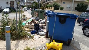 «Ευτυχώς άδειασαν οι κάδοι»