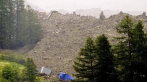 Ελβετικές Άλπεις: Παγετώνας κατέρρευσε θάβοντας ένα ολόκληρο χωριό