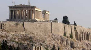 Προσήχθησαν 12 άτομα που προσπάθησαν να υψώσουν σημαία της Παλαιστίνης στην Ακρόπολη