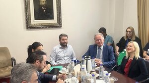 Ανδρουλάκης από το Ηράκλειο: Να πάρουμε ταχύτερα αποφάσεις για ν' αναγεννηθεί το ΕΣΥ - Βίντεο