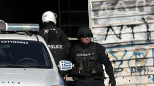 Μεγάλη αστυνομική επιχείρηση του Ελληνικού FBI στην Αγία Βαρβάρα Αττικής