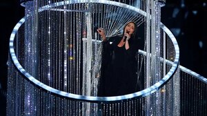 Eurovision 2025: Επεισοδιακή εμφάνιση του Ισραήλ στον τελικό - Γιουχαΐσματα και προσπάθειες «εισβολέων» στη σκηνή