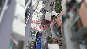 Πετάχτηκε για καφέ και γλίτωσε από το... μπαλκόνι - Ακόμα να συνέλθουν από το σοκ στη λαϊκή αγορά! 