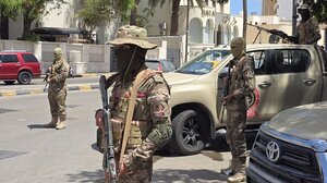 Λιβύη: Κλιμακώνονται οι συγκρούσεις ενόπλων στην Τρίπολη