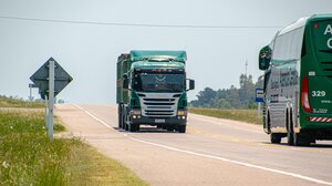 Τροχαίο με νταλίκα στο Δερβένι 