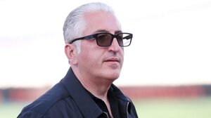 Ας κάνει κι ο Μπούσης ένα debate