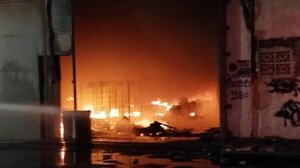 Πυρκαγιά σε επιχείρηση με υπολογιστές κοντά στα ΚΤΕΛ Κηφισού 