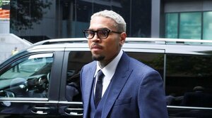 Ο Κρις Μπράουν δήλωσε αθώος για την επίθεση σε μουσικό παραγωγό