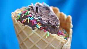 Φτιάξτε το τέλειο παγωτό σοκολάτα με τρία μόνο υλικά
