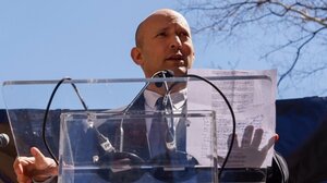 Ο Νετανιάχου «πρέπει να πάει σπίτι του», δηλώνει ο προκάτοχός του Ν. Μπένετ