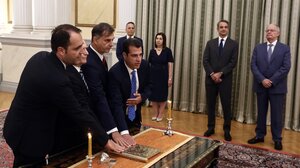 Ορκίστηκαν τα νέα μέλη της κυβέρνησης