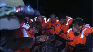 Ισραήλ: Οι ακτιβιστές ιστιοφόρου που κατευθυνόταν στη Γάζα οδηγούνται σε αεροδρόμιο για να απελαθούν