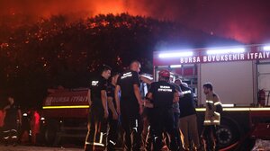 Σε πύρινο κλοιό η Τουρκία: Ραγδαία η εξάπλωση της φωτιάς στην Προύσα – Δύο νεκροί