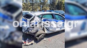 Λάρισα: Αγροτικό έπεσε πάνω σε περιπολικό