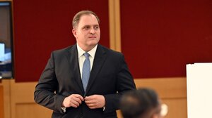 Χωρίς "φρένο" οι αλλαγές στις ΔΟΥ – Στην Κρήτη ο Γ.Πιτσιλής