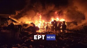 Λέσβος: Μεγάλη φωτιά σε εργοστάσιο ανακύκλωσης πλαστικών – Ήχησε το 112