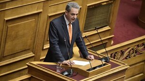  Συρίγος: "H αναστολή ασύλου αφορά μόνο τους μετανάστες που έχουν έρθει με πλωτά μέσα στην Κρήτη"